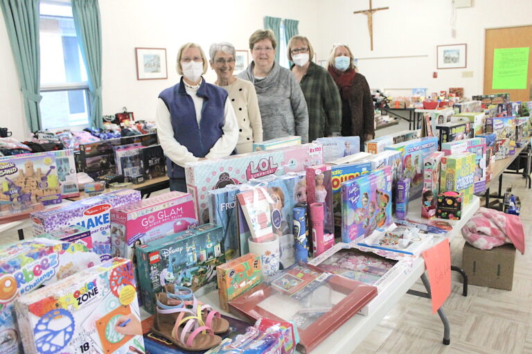 Community gives generous support at Christmas