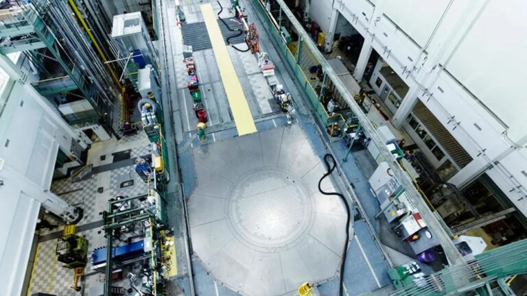 AECL inching toward new reactor?