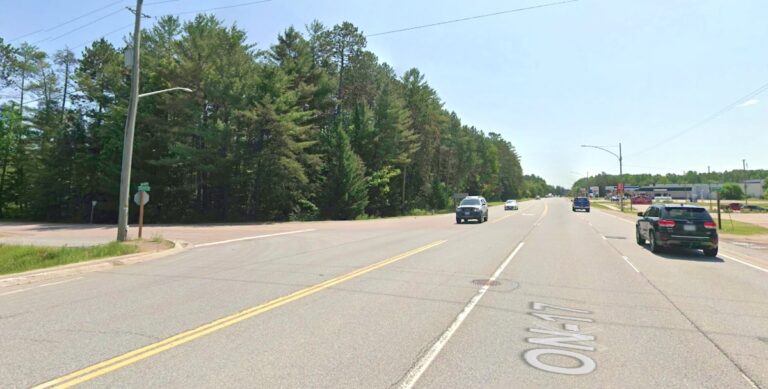 Councillor calls for second stoplight in Deep River